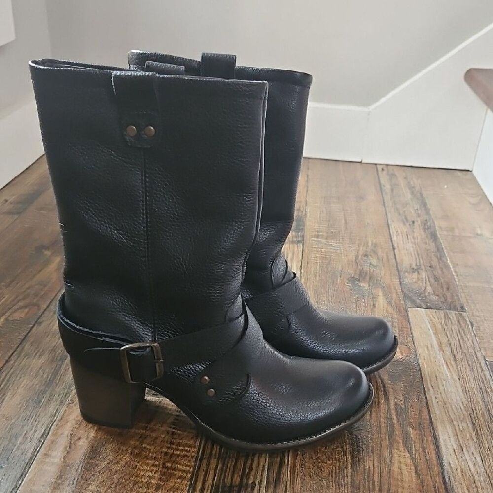 Cabela's Women's Moto Edgy Buckle‎ Black Vegan Leather Heeled Boots. Size 38